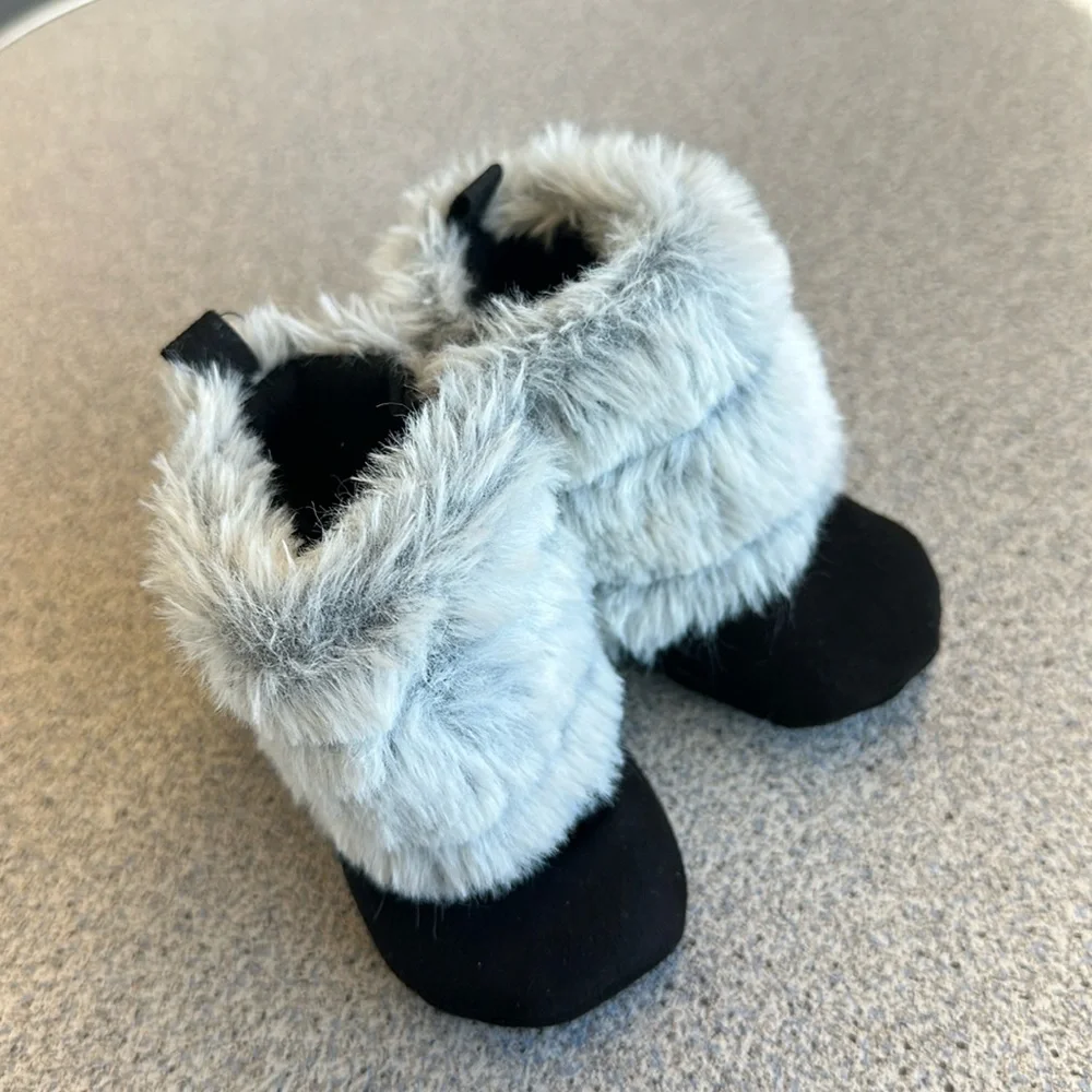 Stepping Stones • Baby Booties w/Faux Fur • Size 0-3 Months • Unisex!